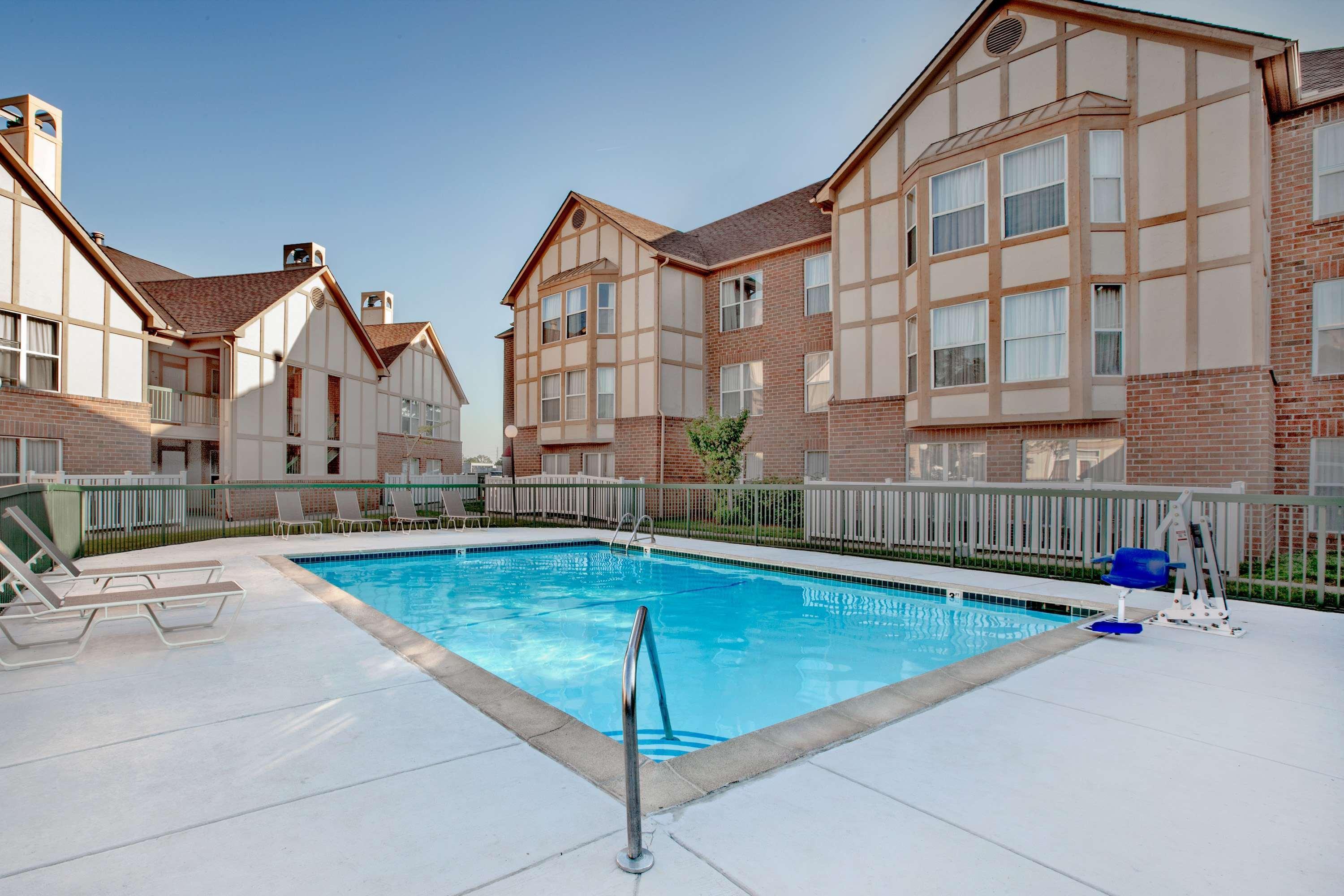Affordable Suites Of America Detroit-Warren Extérieur photo